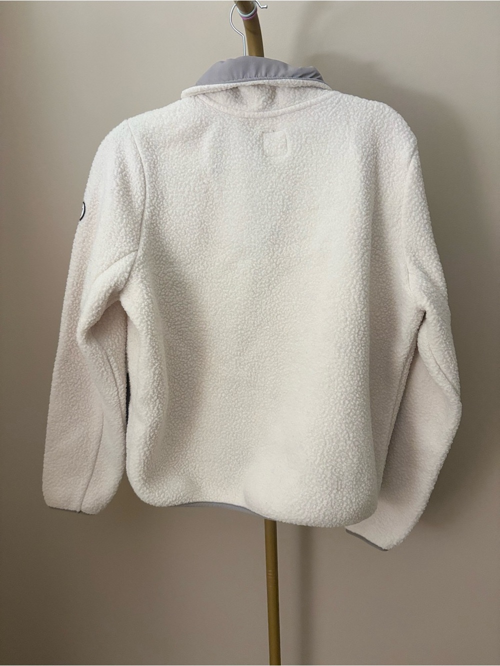 Women’s Vuori Cream Alpine Sherpa Zip Jacket with Light Gray Trim - Picture 2 of 6